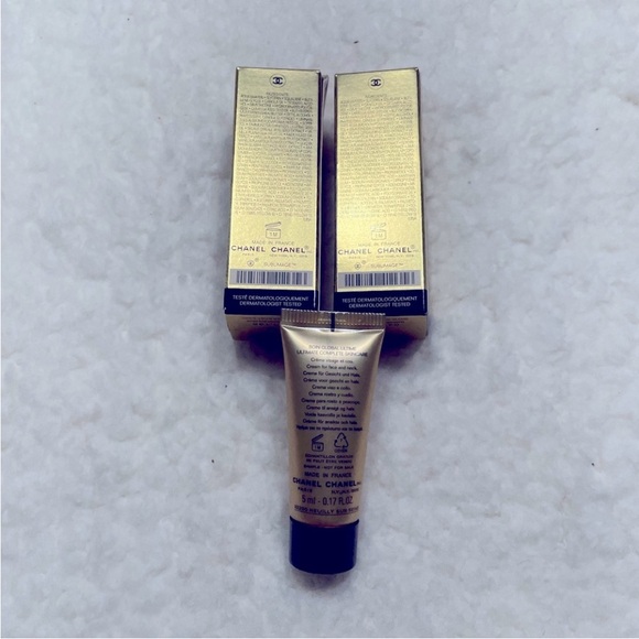 Authentic 4 piece bundle Chanel la crème 3.ml & 5.ml💕💕 - Picture 6 of 6